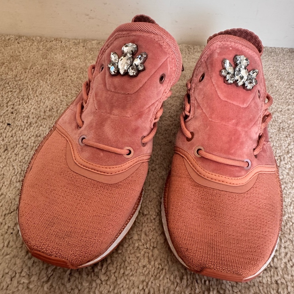 Puma Coral Embellished Women's Sneakers